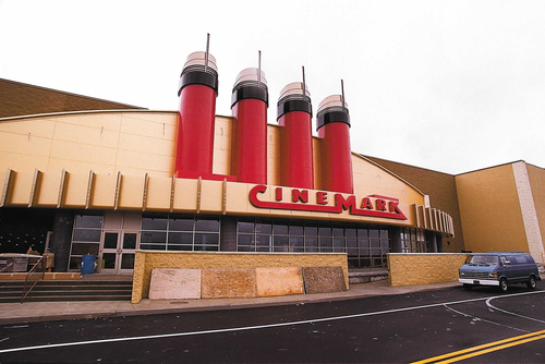 Time Warp – Cinemark opens as General Cinemas heads out