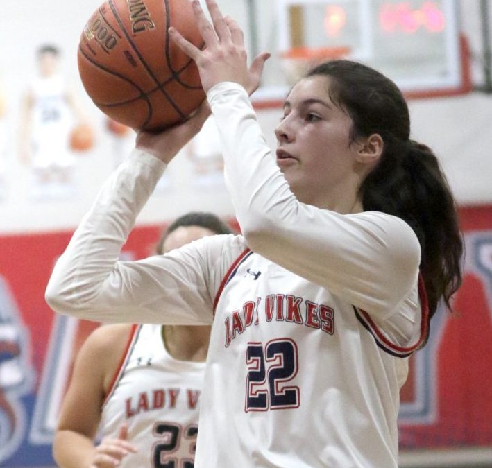 AOW EXTRA: Kylie Lavelle, Riverside basketball