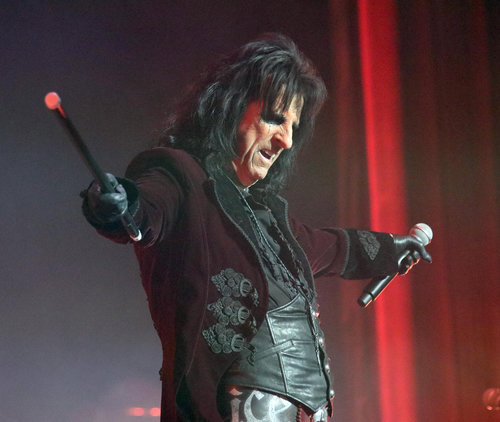 Time Warp – Alice Cooper a familiar face on NEPA stages