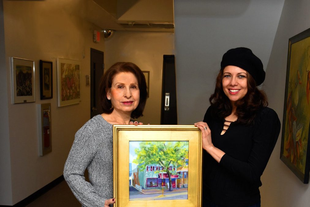 Artist donates painting to Hazleton Art League