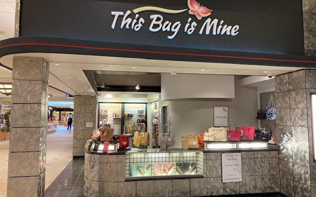 New handbag store opens in mall
